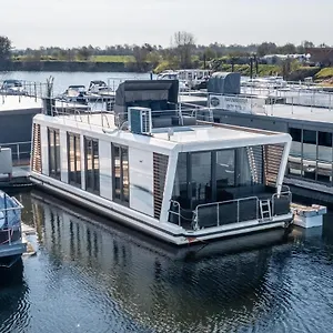 Hausboot Buddy Botel