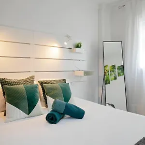 Blue Waves - Free Parking , El Médano Spanien
